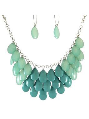 Layered Necklace Earring Set with Seafoam Aqua Teardrop Beads NWT